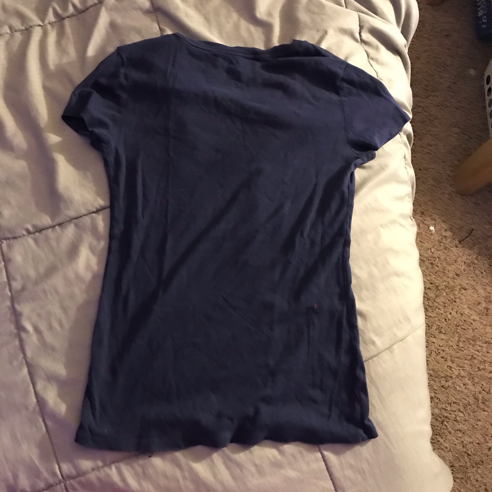T-Shirt - Picture 2 of 3